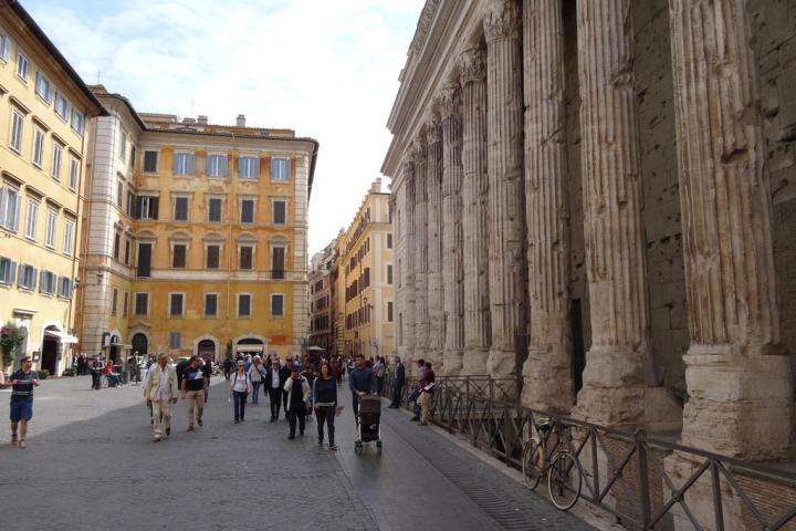 The external side of the Pantheon